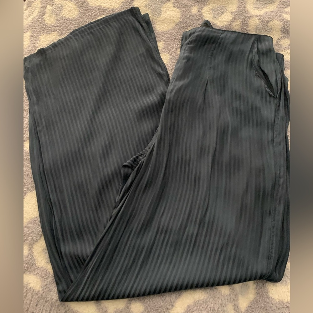 Lulus wide leg pants. Size medium, new with tags